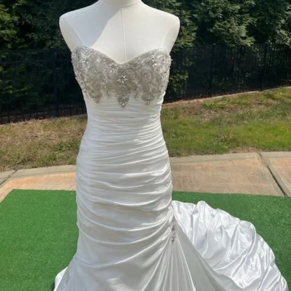 NWT Maggie Sottero Bridal Gown Strapless Diamond White Satin Size 8 - Picture 3 of 15